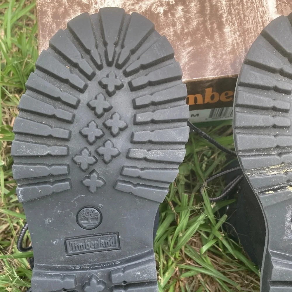 Timberland Kids Black Leather Boots - Picture 11 of 16